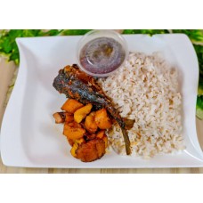 Ofada rice+titus fish+plantain