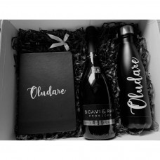 Bold and black gift set