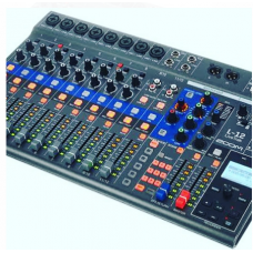 L12 zoom digital mixeris for live and studio recording