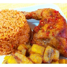 Jollof rice with spicy chicken & diced plantain