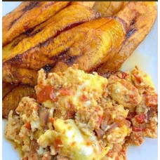 Fried plantain with egg sauce 