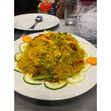 Fried noodles singapore style